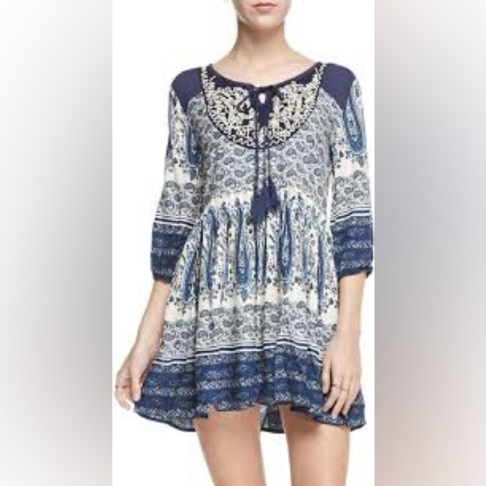 California Moonrise • NWT $72 USD Boho Rayon Dress - Picture 3 of 9